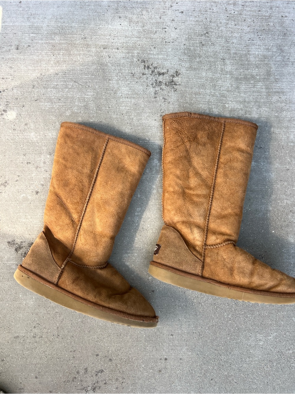 UGG Women’s Brown Suede Mid-Calf Winter Boots Round Toe Pull On Rubber Sheepskin